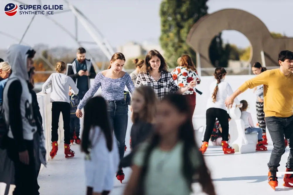 Syntetyczne lodowisko - całoroczny biznes o niskich kosztach i dużej rentowności